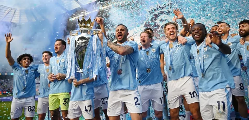Joueurs de Manchester City célébrant leur victoire au championnat