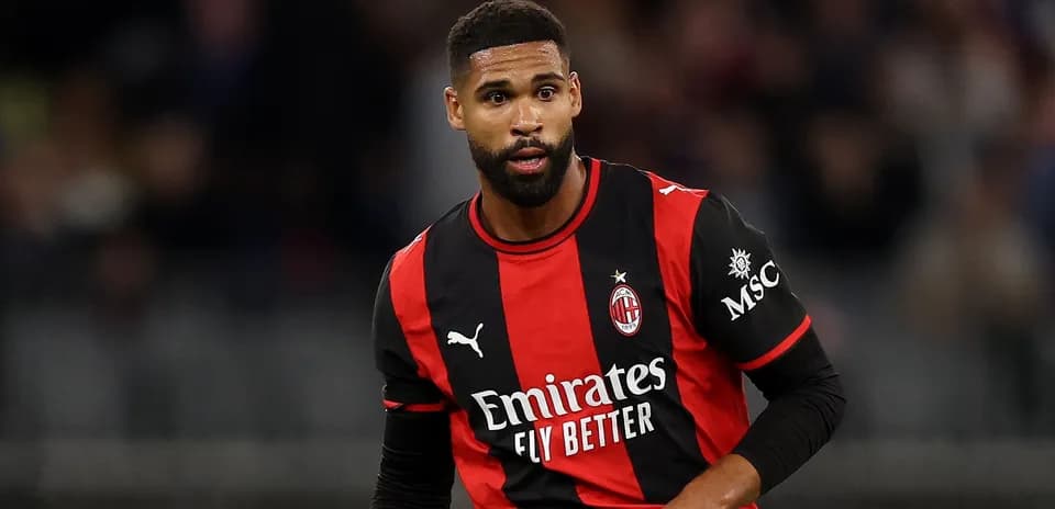 Joueur d'AC Milan en action sur le terrain
