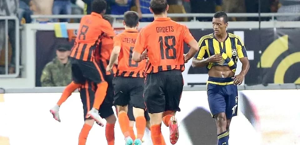 Joueurs de Shakhtar célébrant un but