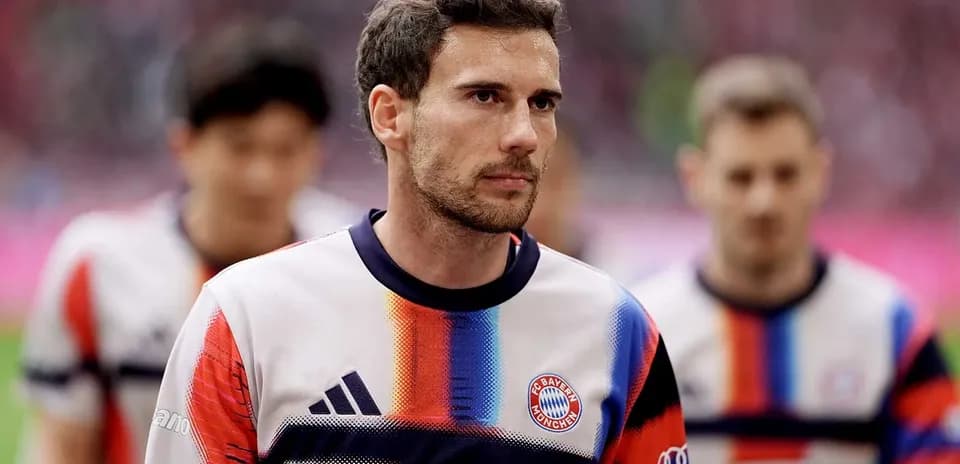 Joueur de Bayern Munich avant le match sur le terrain