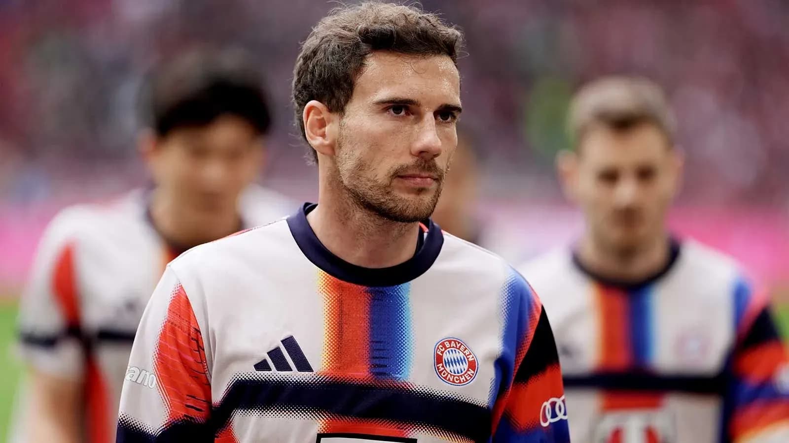 Joueur de Bayern Munich avant le match sur le terrain