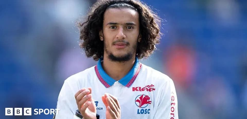 Joueur applaudit après un match au stade