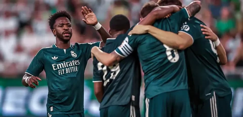 Joueurs du Real Madrid célébrant un but