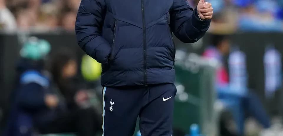 Entraîneur de Tottenham sur le bord du terrain