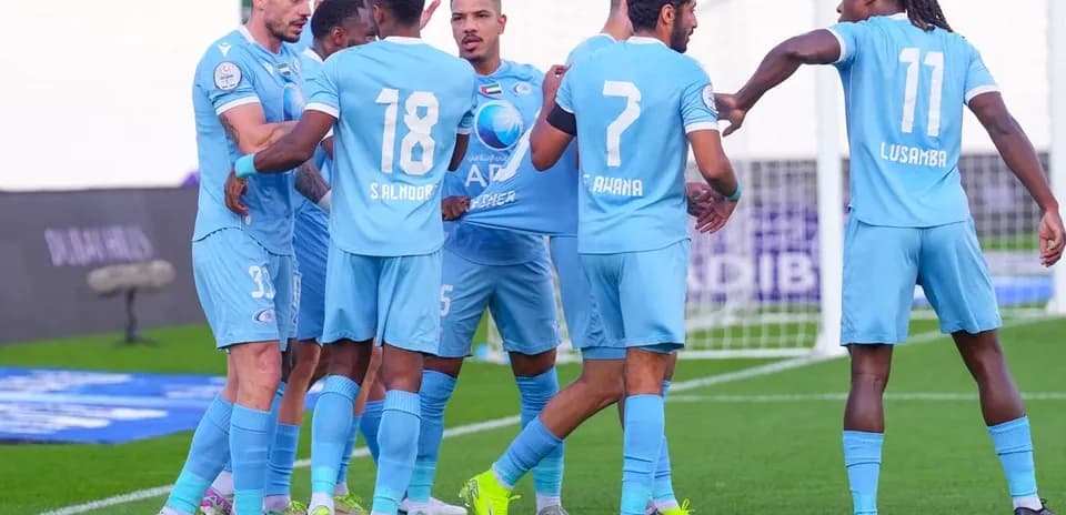 Joueurs d'Ajman U23 célébrant un but