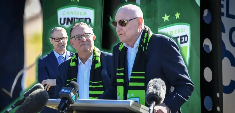 Conférence de presse avec des représentants de Canberra United