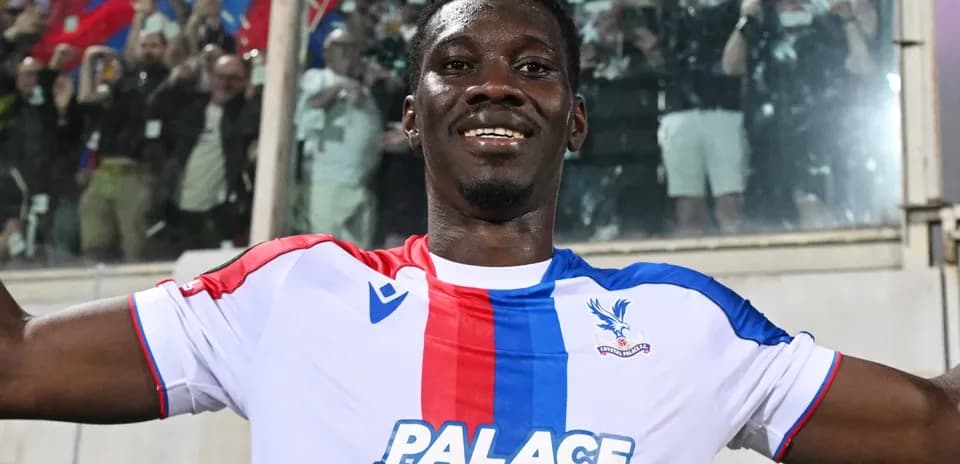 Joueur de Crystal Palace célébrant un but