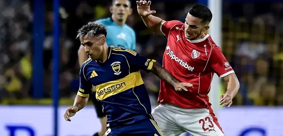 Un joueur de Boca Juniors en action contre Independiente