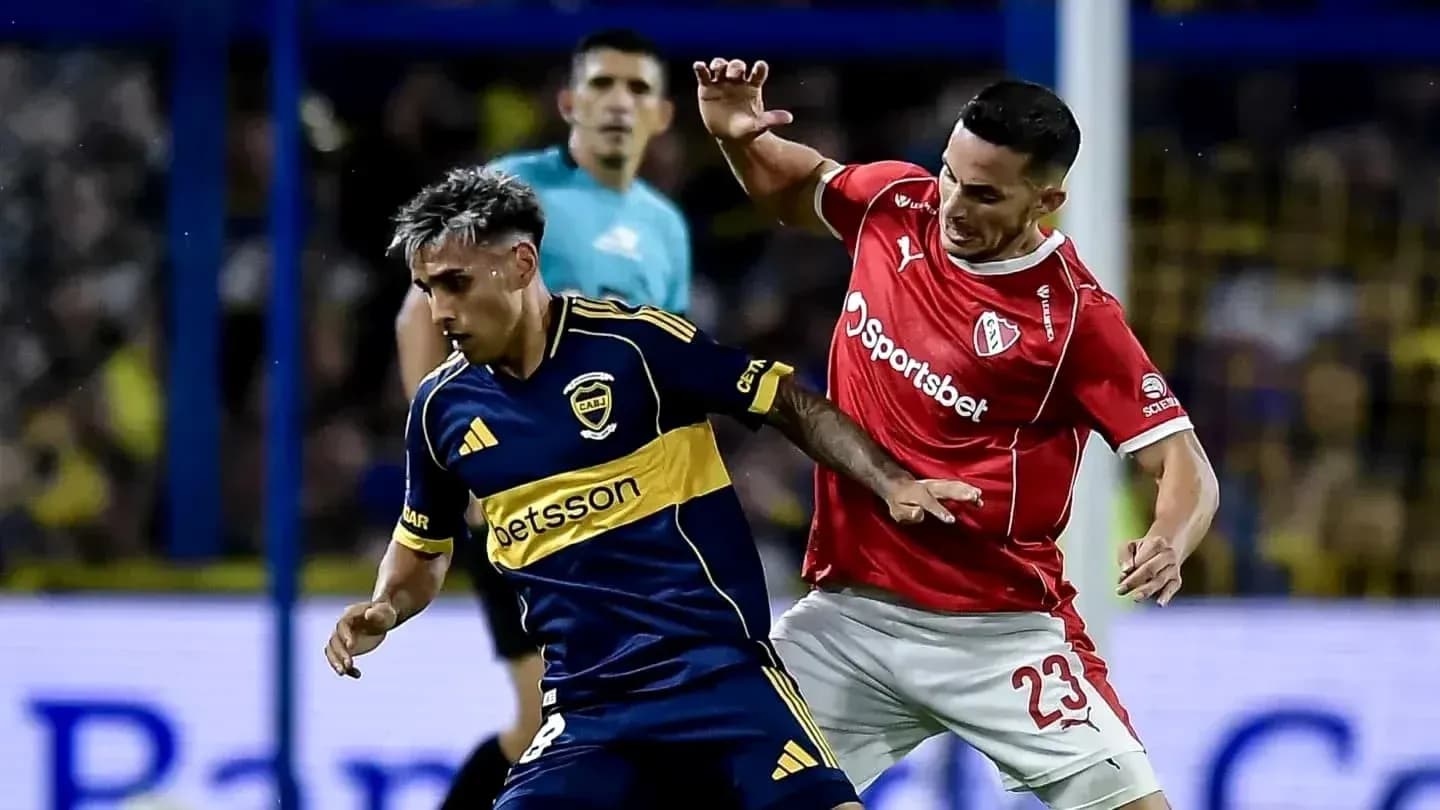 Un joueur de Boca Juniors en action contre Independiente