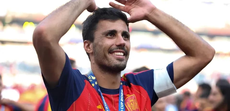 Joueur célébrant avec le maillot de l'Espagne