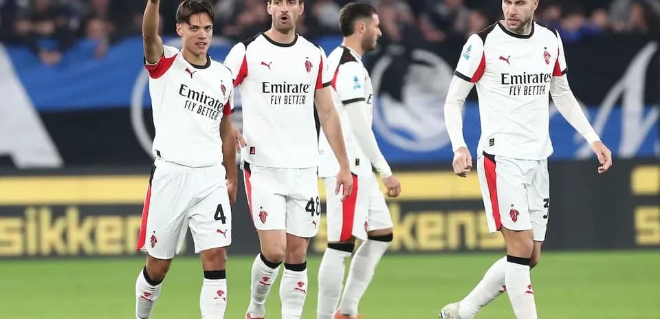 Joueurs de l'AC Milan célébrant un but