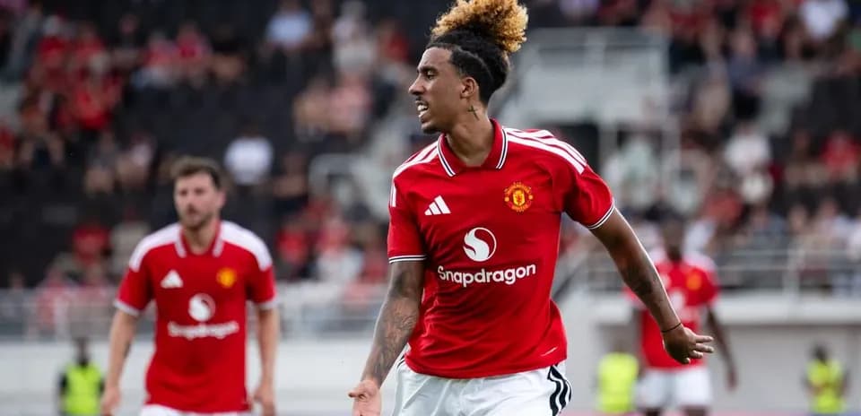 Joueur de Manchester United célébrant un but