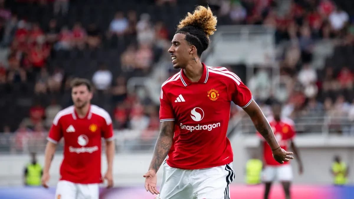 Joueur de Manchester United célébrant un but