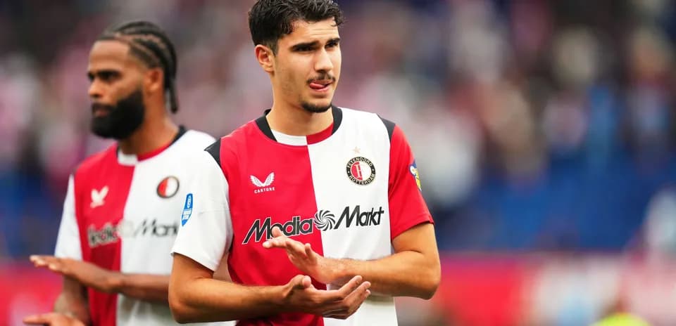 Joueur de Feyenoord en action sur le terrain