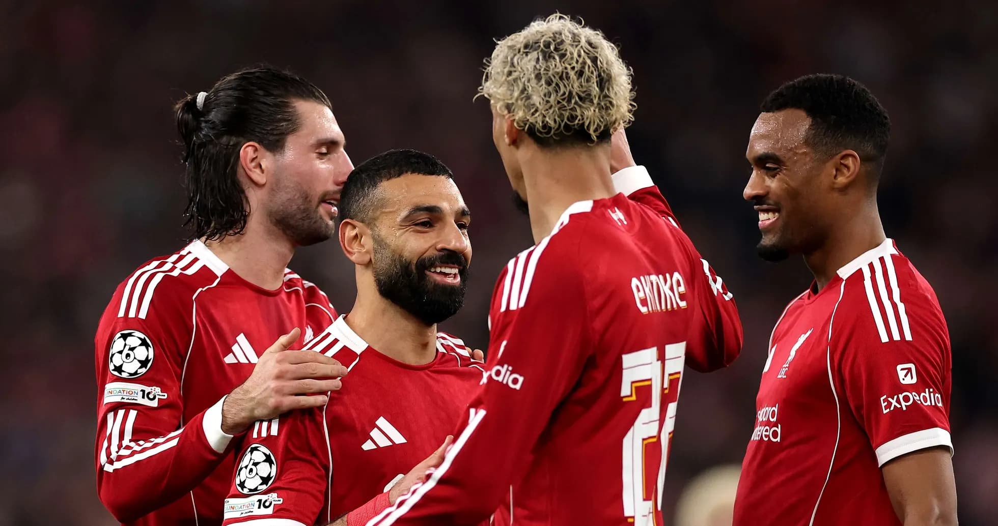 Joueurs de Liverpool célébrant un but