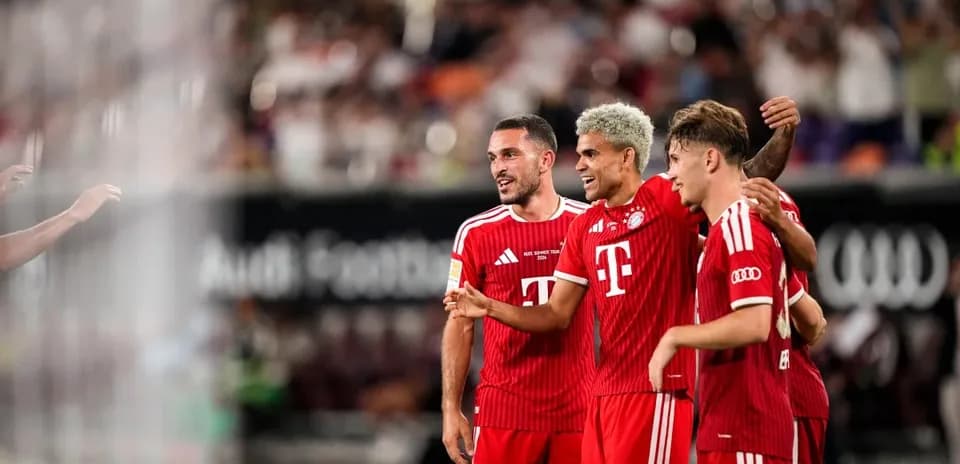 Joueurs du Bayern célébrant un but ensemble