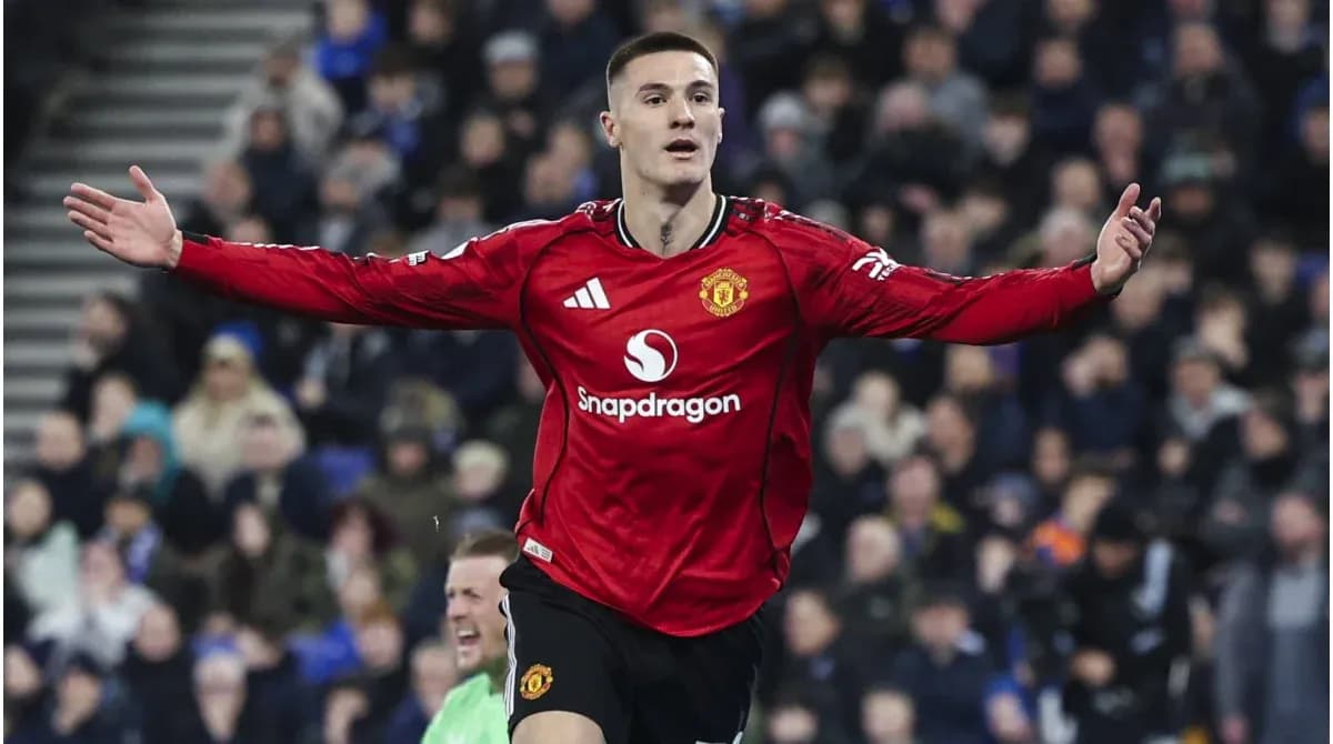 Joueur de Manchester United célébrant un but