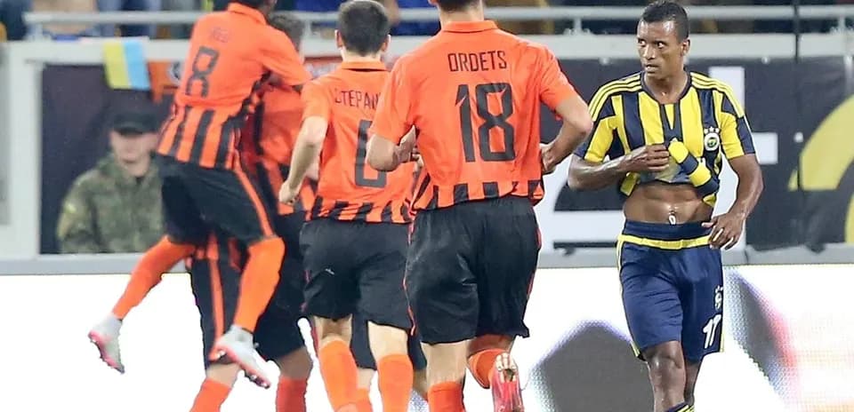 Joueurs de Shakhtar célébrant un but