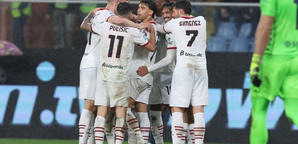 Joueurs d'AC Milan célébrant un but