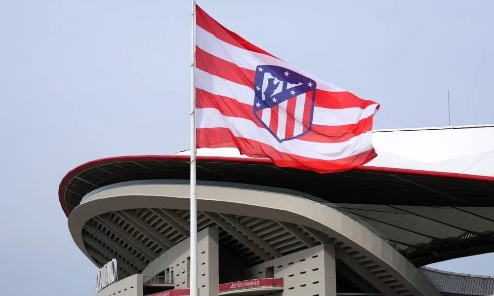 Drapeau de l'Atlético de Madrid au stade