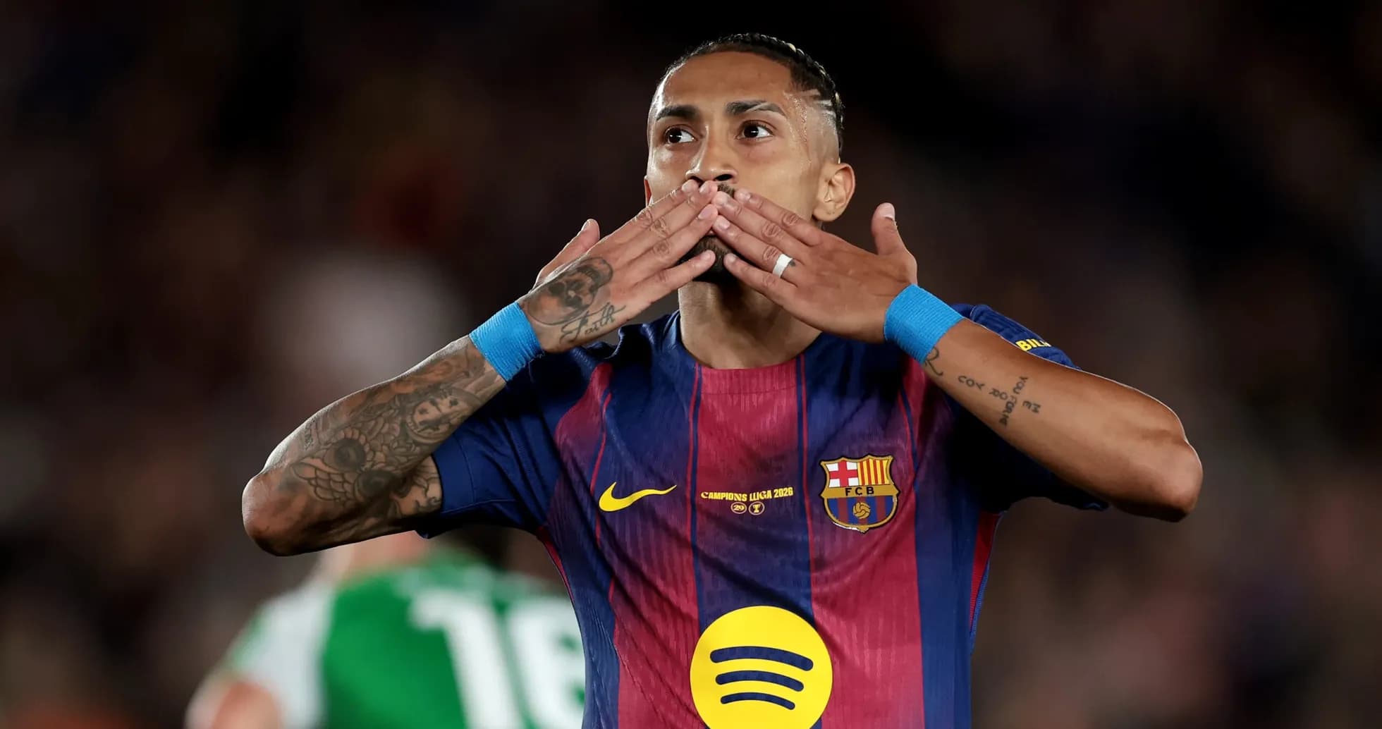 Un joueur de Barcelone célèbre un but
