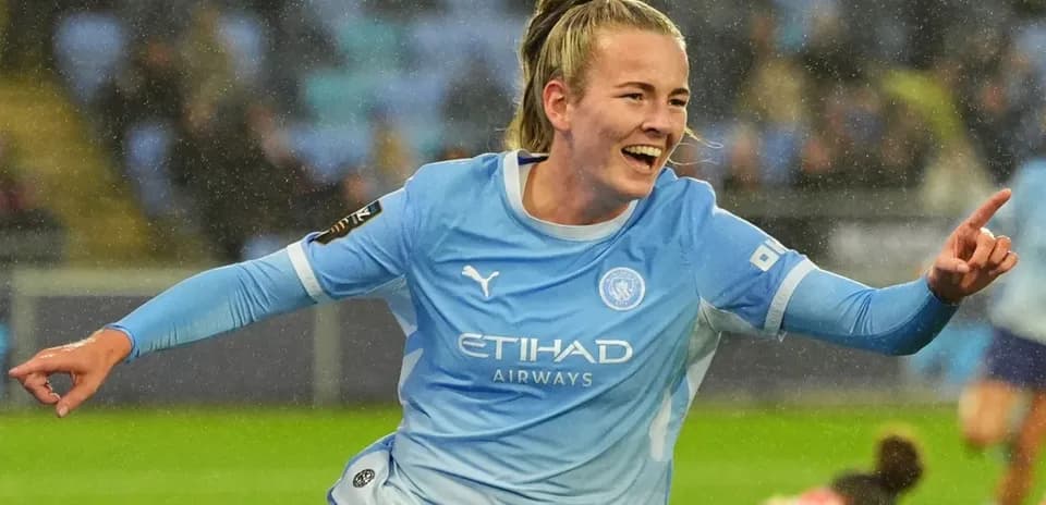 Joueuse de Manchester City célébrant un but