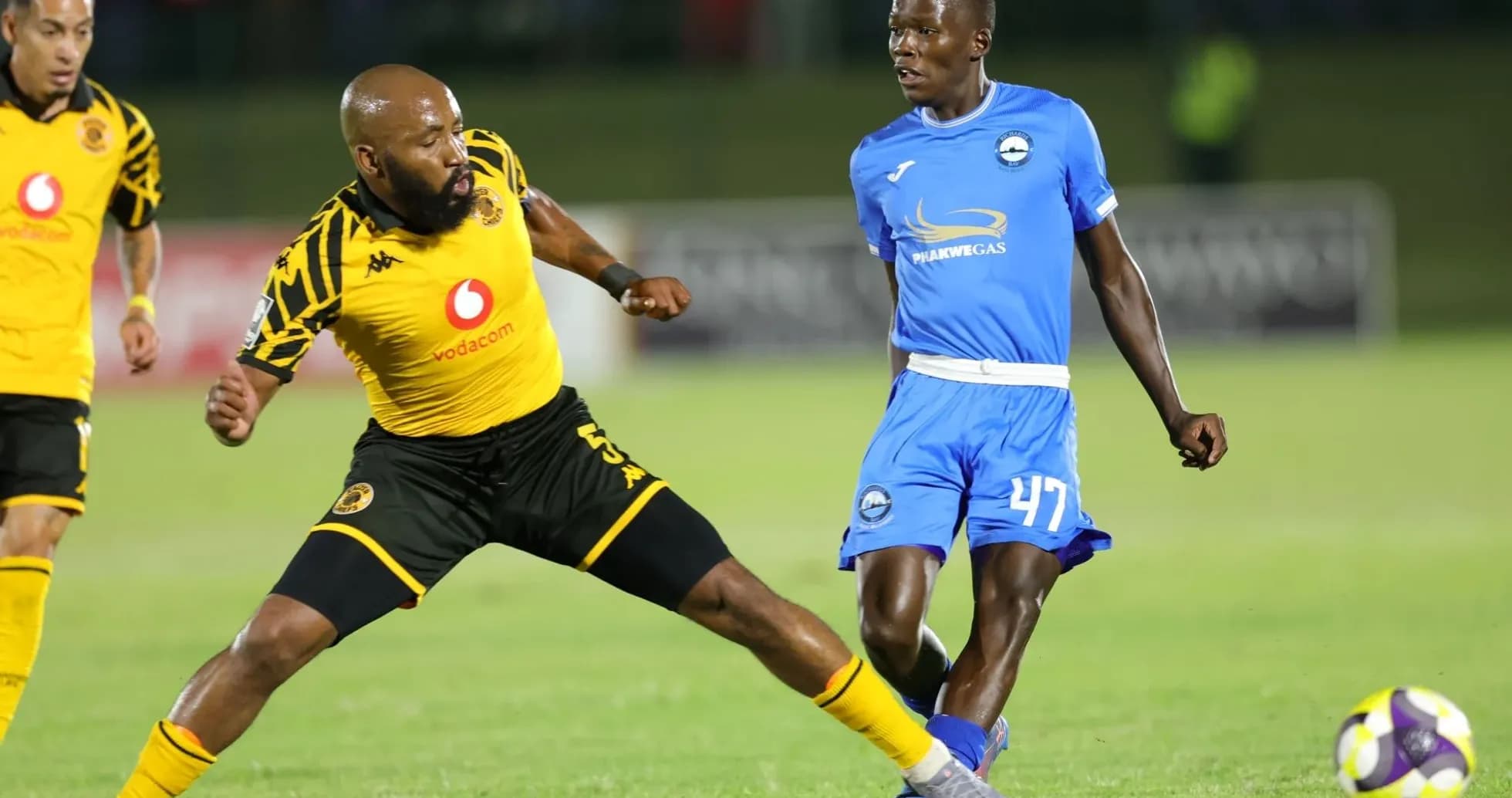 Joueurs en action lors d'un match de football