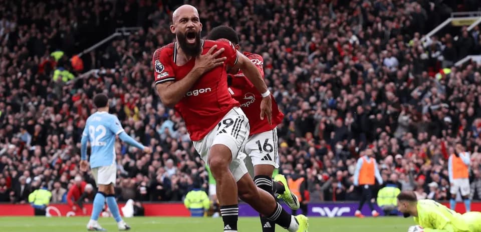 Joueur de Manchester United célébrant un but