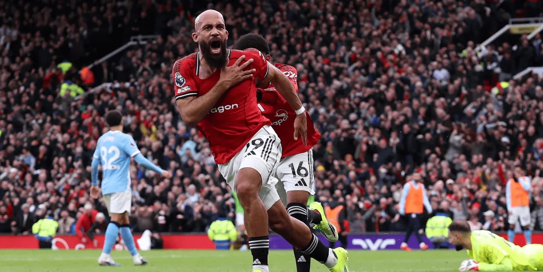 Joueur de Manchester United célébrant un but