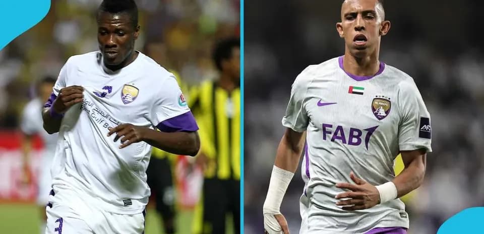 Deux joueurs de football en action sur le terrain