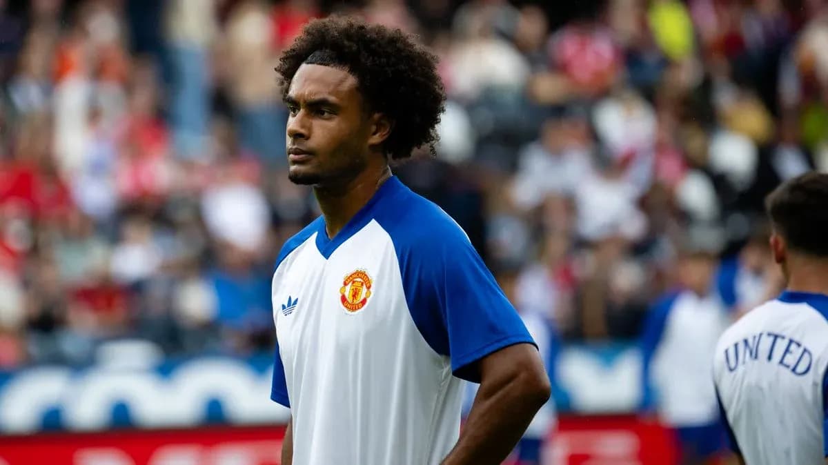 Joueur de Manchester United en échauffement avant le match