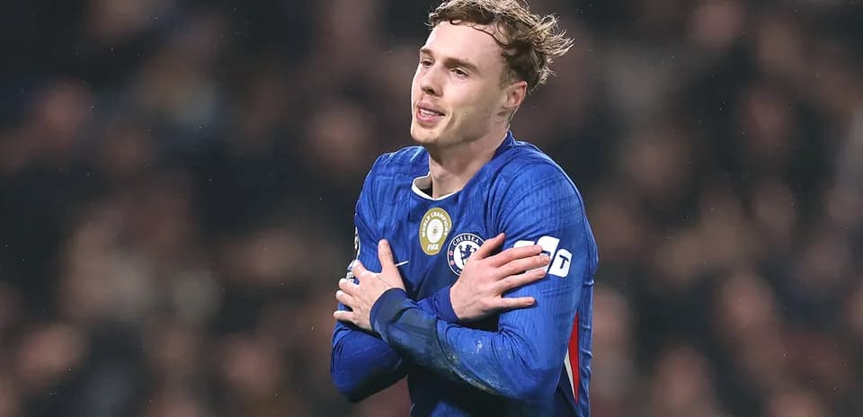Joueur de Chelsea célébrant un but sur le terrain
