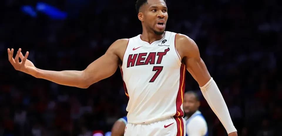 Joueur du Miami Heat en action sur le terrain