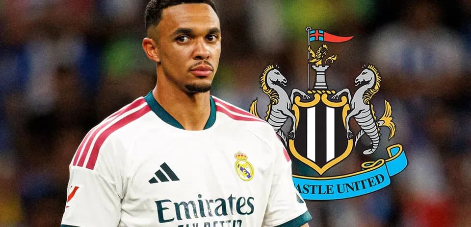 Joueur de football avec le logo de Newcastle United