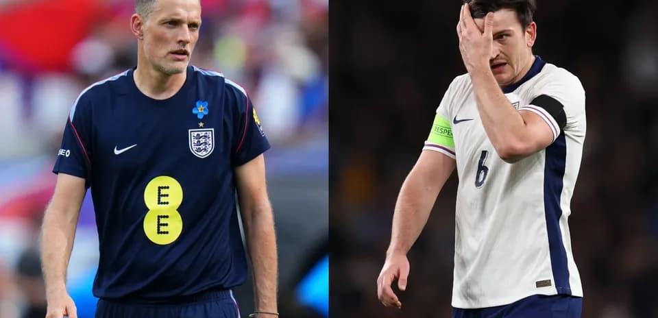 Entraîneur et joueur anglais sur le terrain
