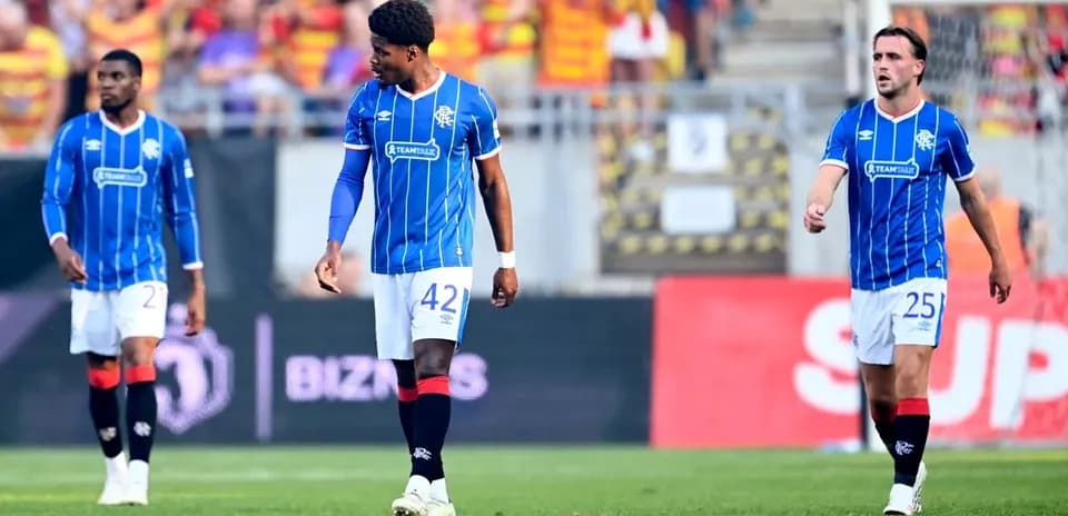 Joueurs des Rangers sur le terrain