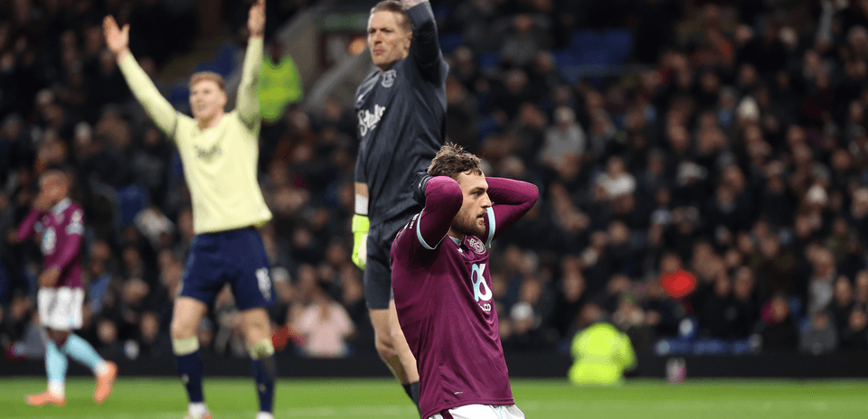 Burnley vs Everton: Match nul en Premier League à Turf Moor.png