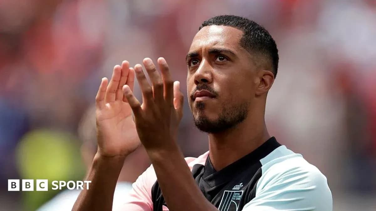 Joueur applaudissant après un match