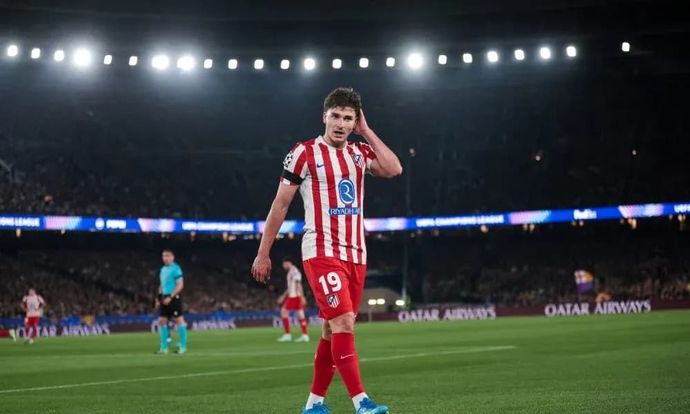 Joueur d'Atlético Madrid sur le terrain pendant un match