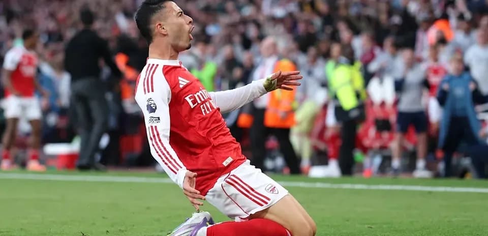Joueur d'Arsenal célébrant un but au stade