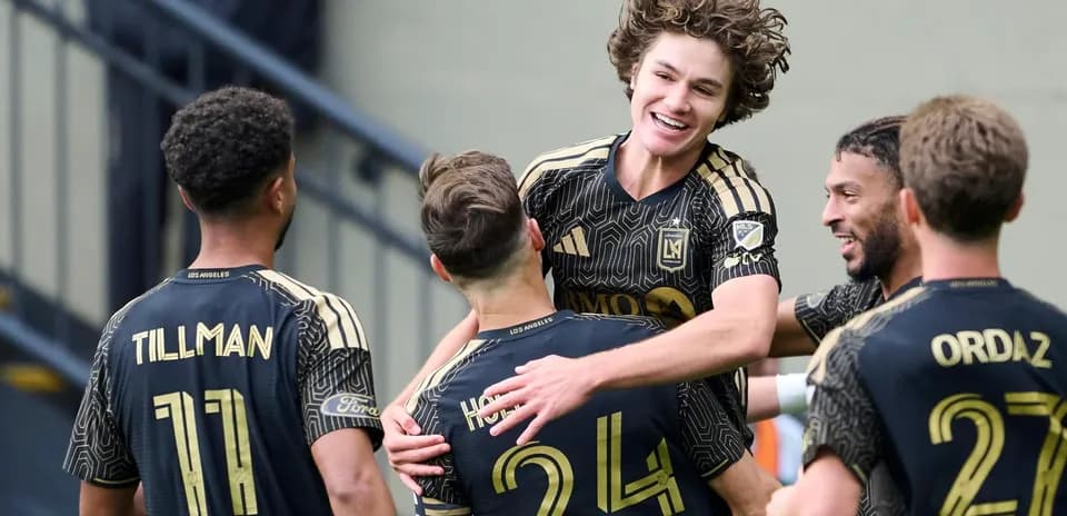 Joueurs de Los Angeles FC célébrant un but