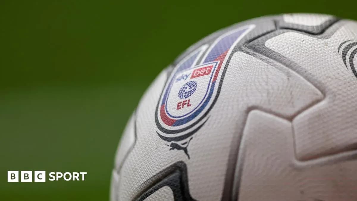 Gros plan sur un ballon de football EFL