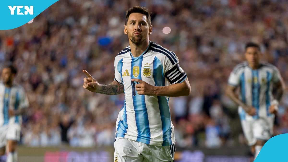 Joueur argentin célébrant un but lors d'un match