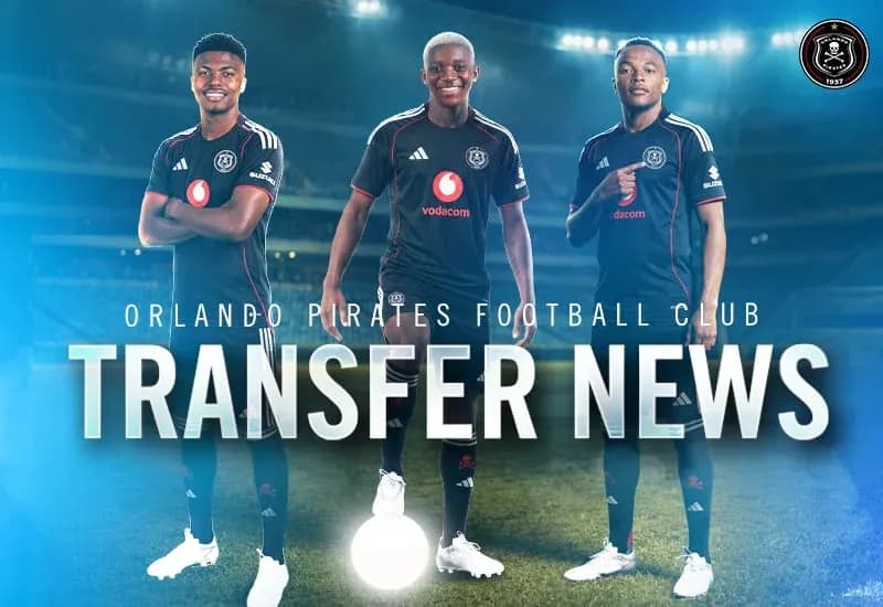 Trois joueurs d'Orlando Pirates en maillots noirs