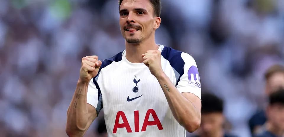 Joueur de Tottenham célébrant un but