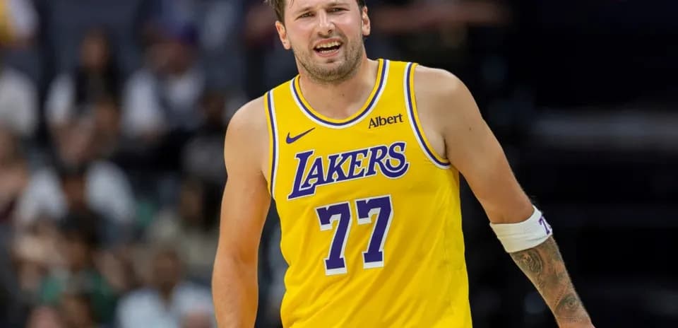 Joueur des Lakers en action sur le terrain