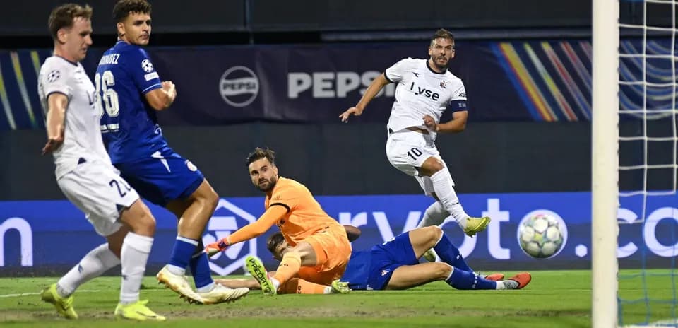 Action de match entre Viking et Dinamo Zagreb