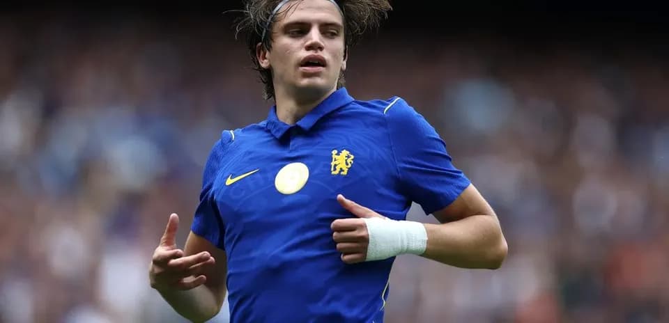 Joueur de Chelsea célébrant un moment de jeu