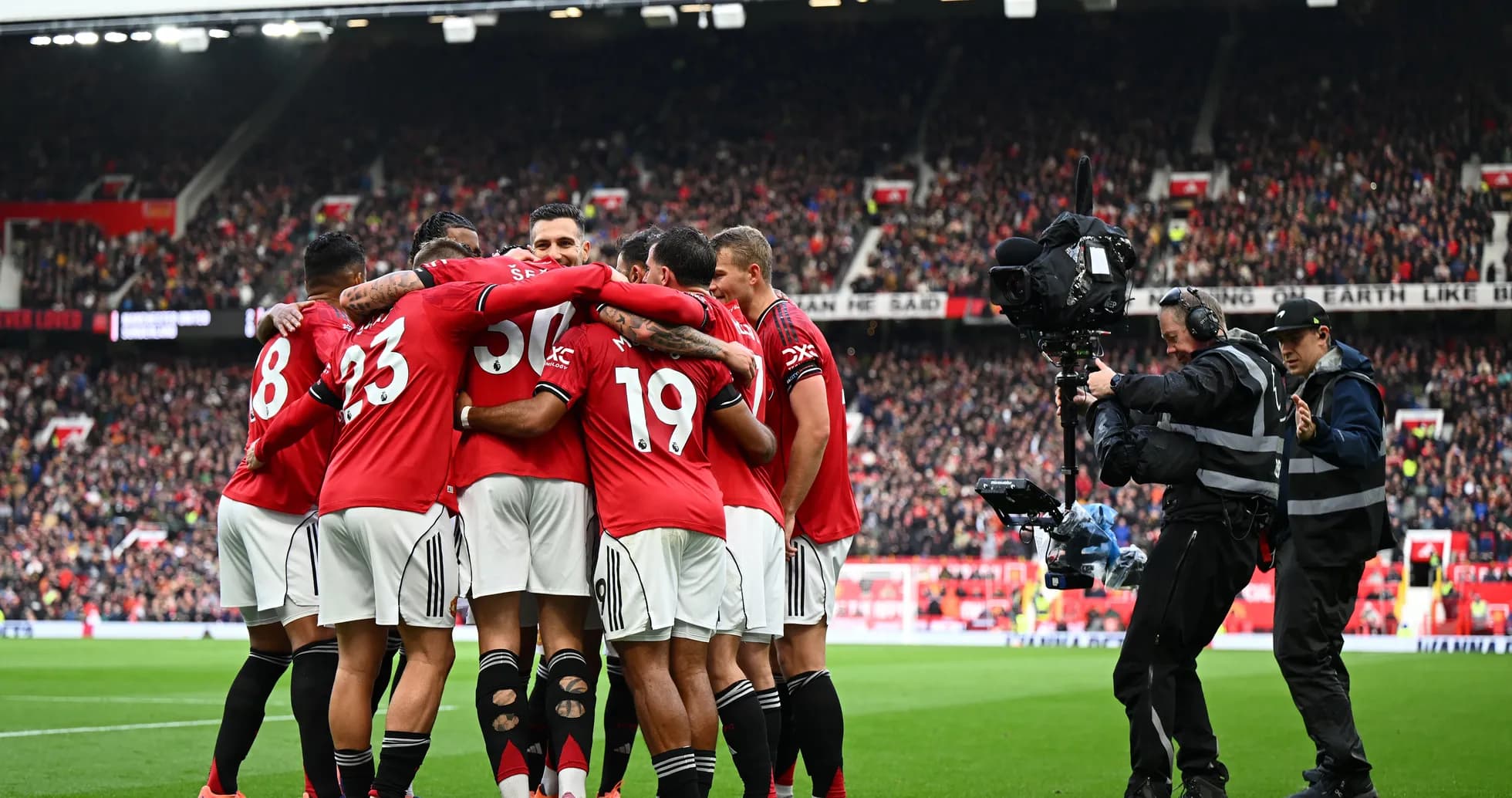 Joueurs de Manchester United célébrant un but