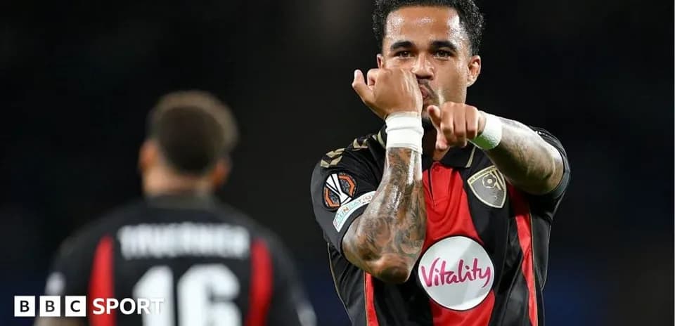 Joueur célébrant après un but lors d'un match